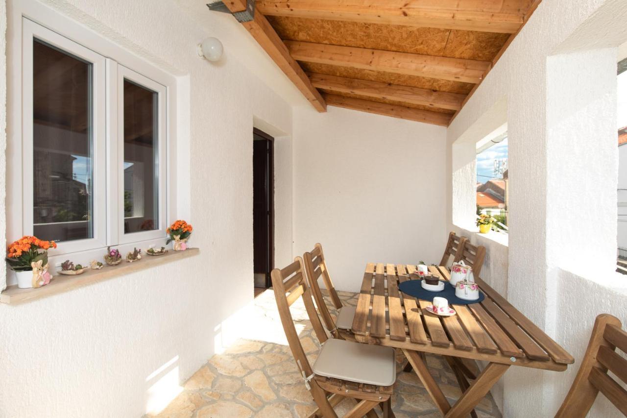 Apartman Umpa Omišalj Exterior foto