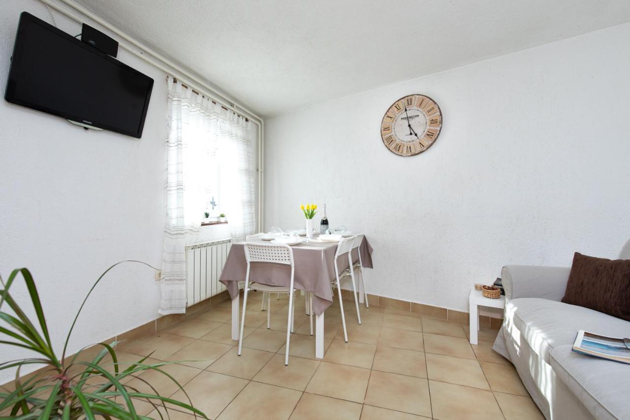 Apartman Umpa Omišalj Exterior foto